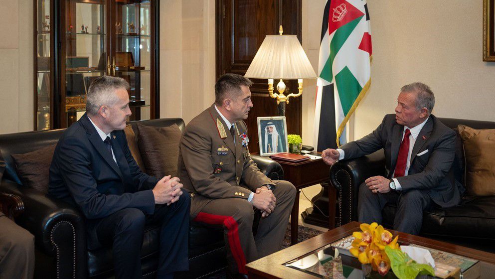 King Meets with Hungarian Chief of Defense