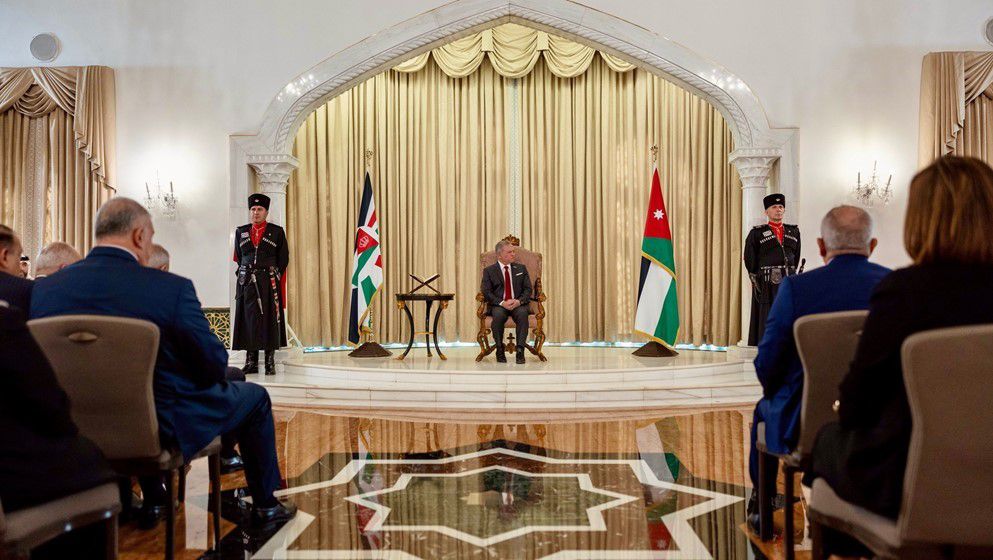 King Listens to the Replies of the Senate and the House of Representatives to the Speech from the Throne