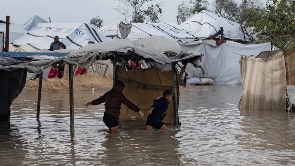 “Gaza Government”: A Quarter of a Million Displaced People Affected by the Recent Weather Depression