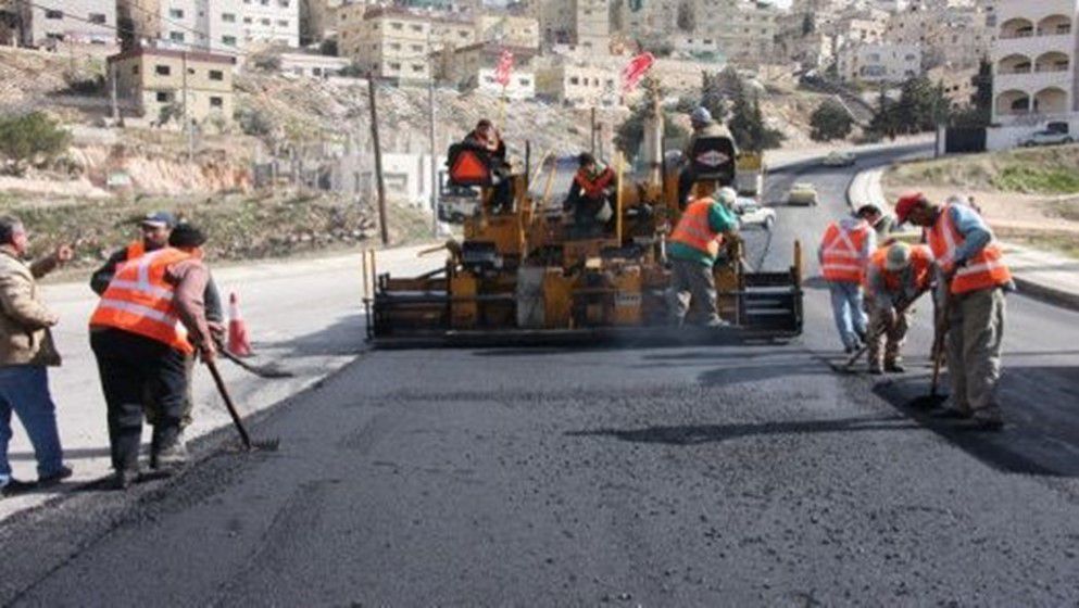 At a Cost of 3 Million Dinars: Greater Amman Municipality Begins Paving Works Covering 500,000 Square Meters