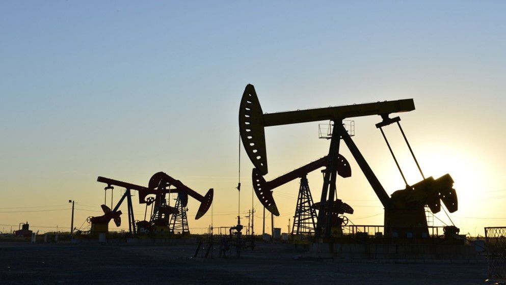 Oil Rises on Geopolitical Risk Concerns