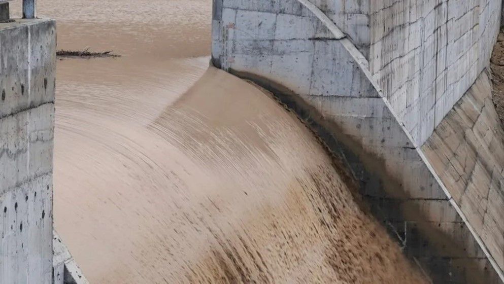 Southern Jordan Dams Overflow Due to Heavy Rainfall