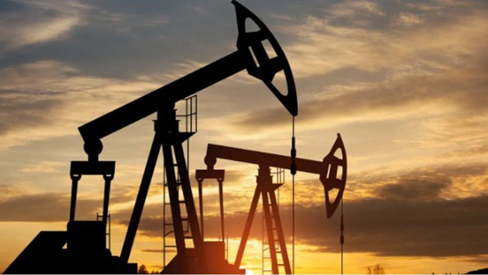 Oil Prices Fall as Brent Heads for Longest Annual Loss Streak