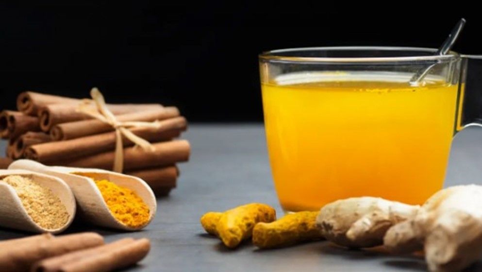 8 Beverages That Help the Body Fight Inflammation