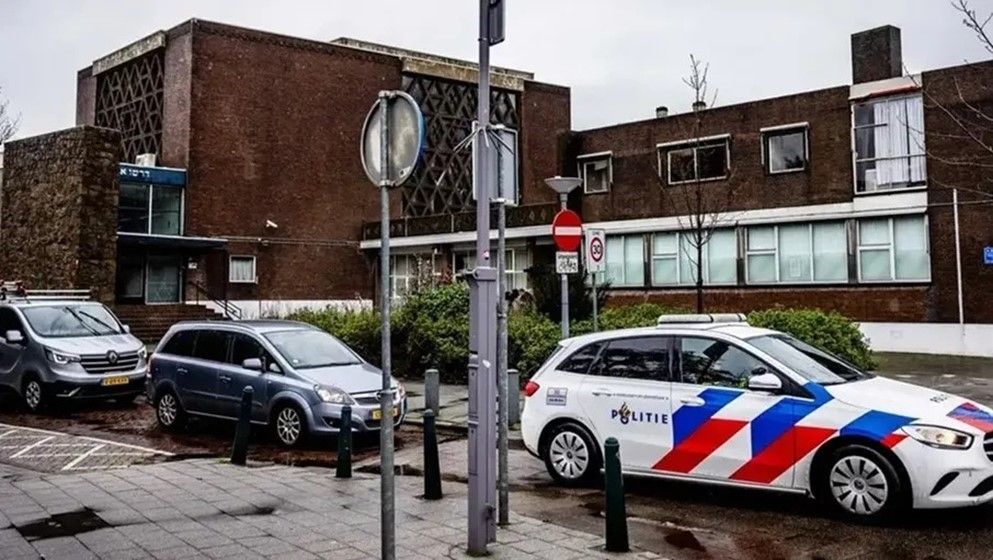 Explosion at Jewish School in Amsterdam; Authorities Launch Investigation
