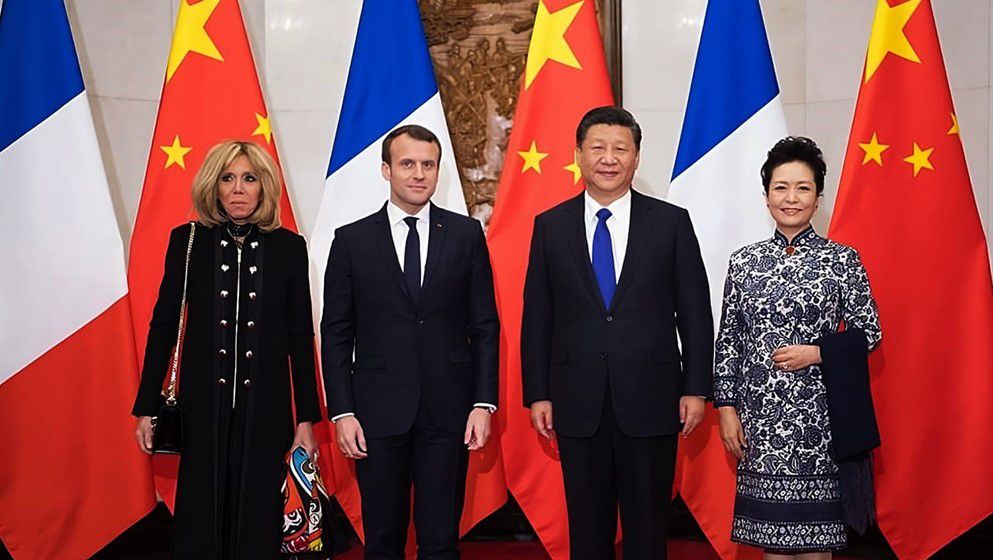 Makrons atklāj Eiropas “sadauzīto stiklu” politiku pret Ķīnu…