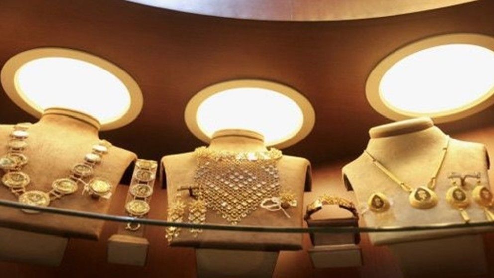 Goldpreis gibt nach Einmonatshoch nach, Dollar erstarkt - | Jordanische ...