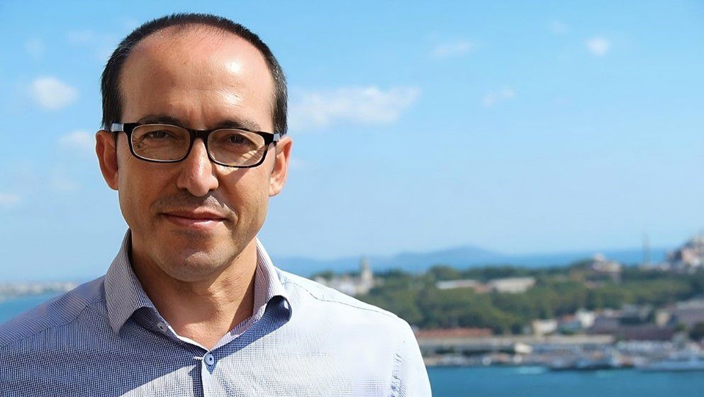 Türk-Kürt bir yazar siyaset ve siyaset arasındaki gerilimden bahsediyor…