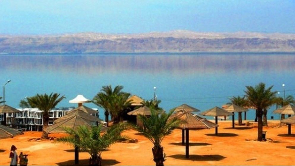 Dead Sea Tourist Beach Attracts 4,000 Visitors Over the Weekend