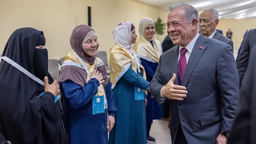The King Bids Farewell to the Pilgrimage Delegation Dedicated to Martyrs' Families