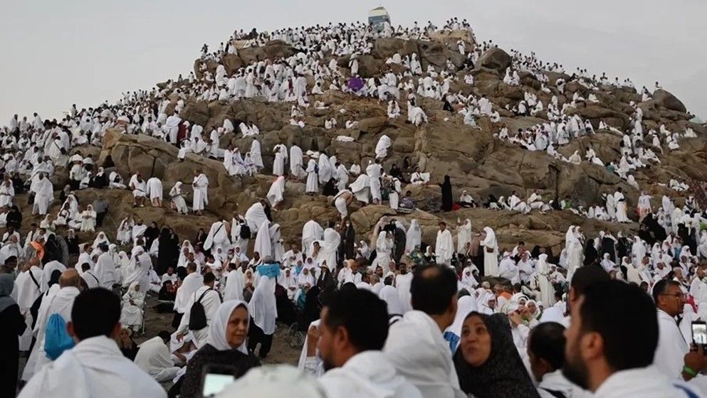 Death of a Jordanian Female Pilgrim in Arafat Camps