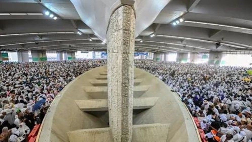 Pilgrims begin stoning ritual on first day of Tashreeq - Jordan ...