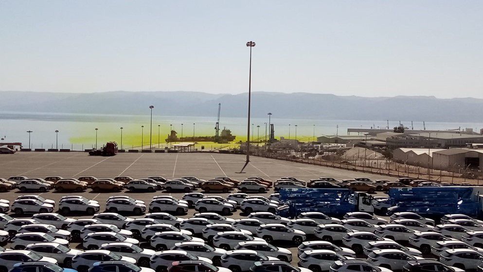 Update 13 dead, over 260 injured after chlorine gas tank rupt...