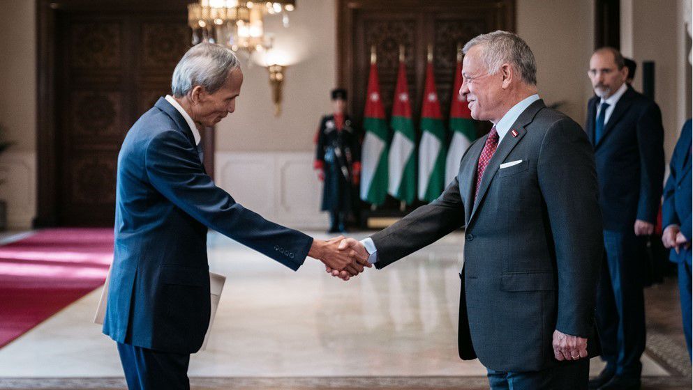 His Majesty accepts credentials of new ambassadors to Jordan...