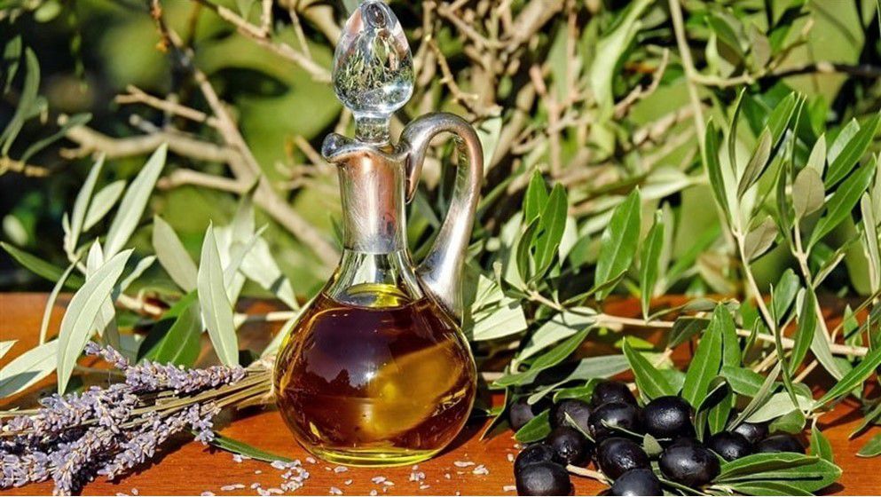 Despite Its Benefits, Too Much Olive Oil May Lead to Weight Gain and Heart Disease