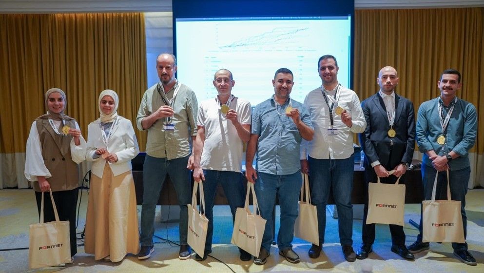"Digital Economy" Cadres Among Team Winning First Place in FLAG THE HACK Competition