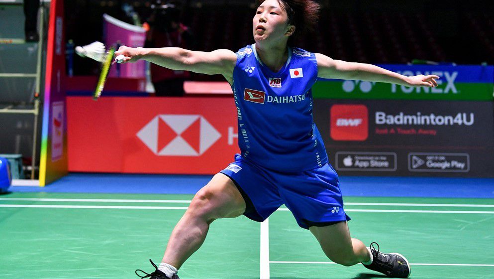 Champion Yamaguchi cruises in badminton worlds opener...