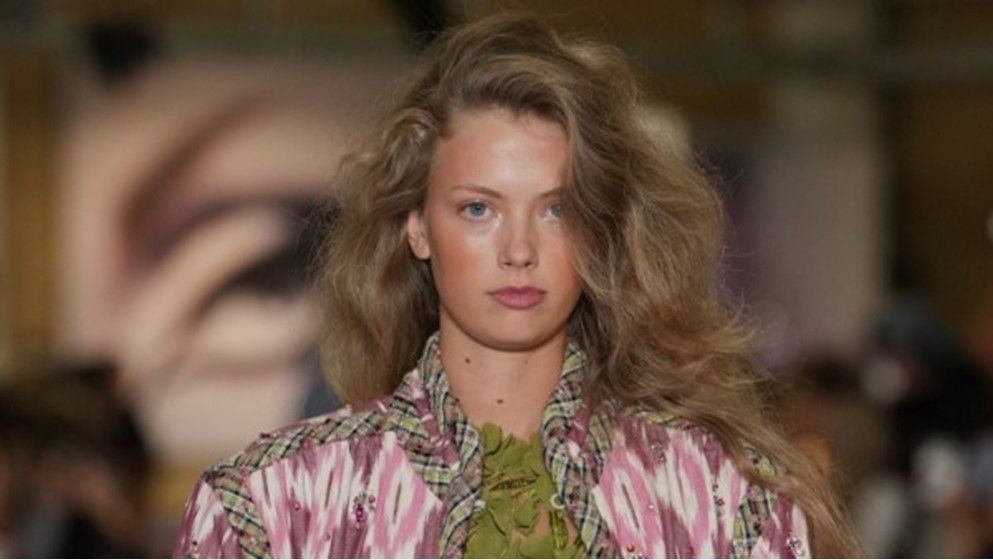 How to Style Makeup After Tanning for a Radiant, Attractive Summer Look