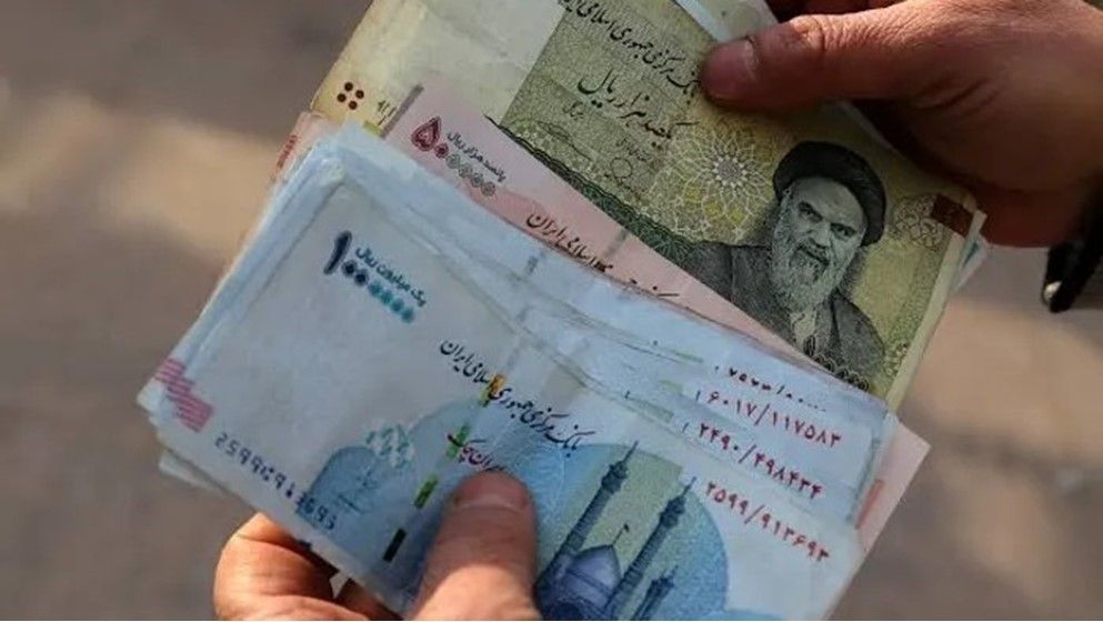 Iran’s Rial Hits New Low, Surpassing 2 Million per Dollar