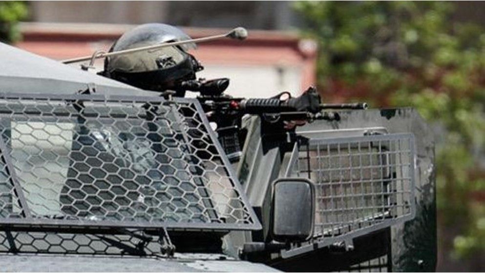 Two Palestinians Injured by Live Fire During Israeli Raid on Al-Bireh