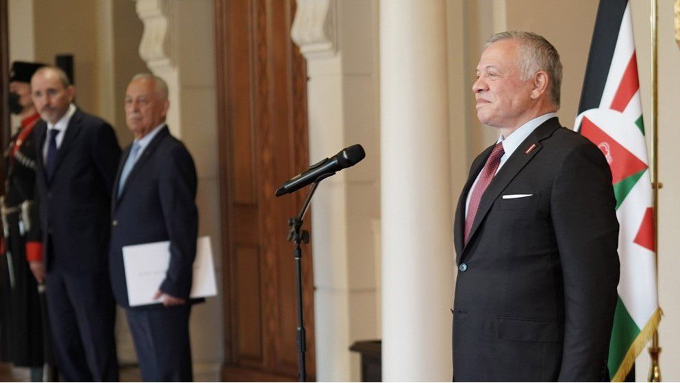 King accepts credentials of new ambassadors to Jordan...