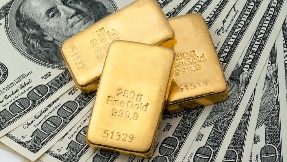 Gold Prices Hit Record High as Dollar Weakens...