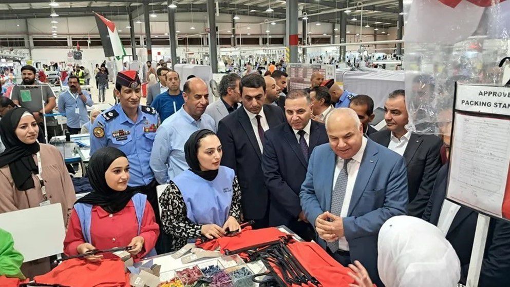 Jordan’s Minister of Labor Discusses Increasing Jordanian Employment at Major Dhuleil Garment Factory