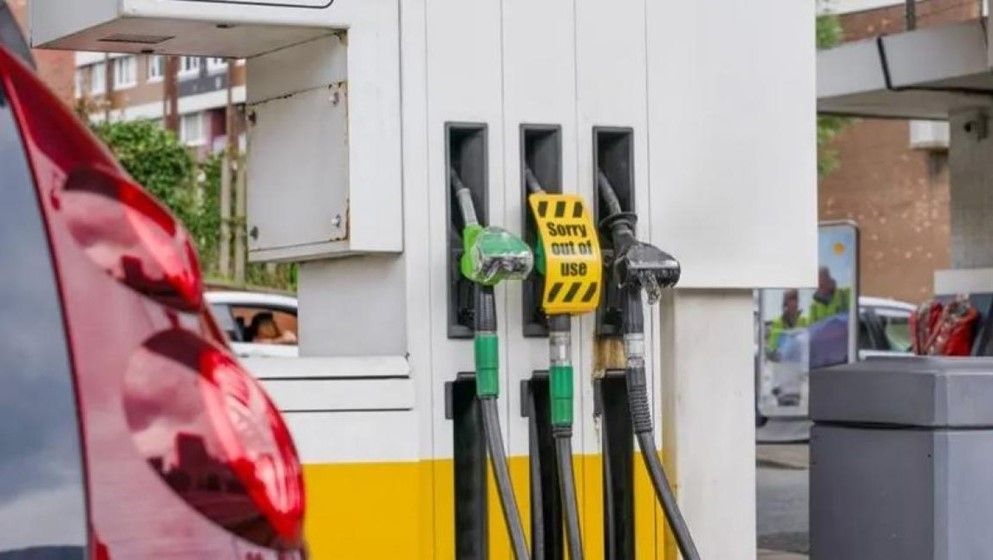 US Gas Prices Top $4 as Travel Plans Shrink