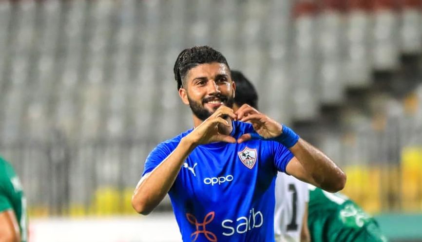 ساسي يحتفل مع الجماهير