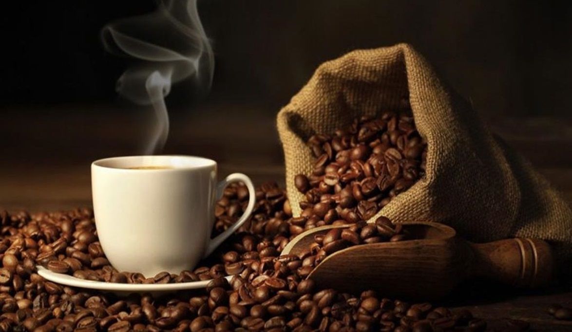 النمر: الكافيين الموجود بالقهوة والشاي يسبب القولون العصبي للبعض