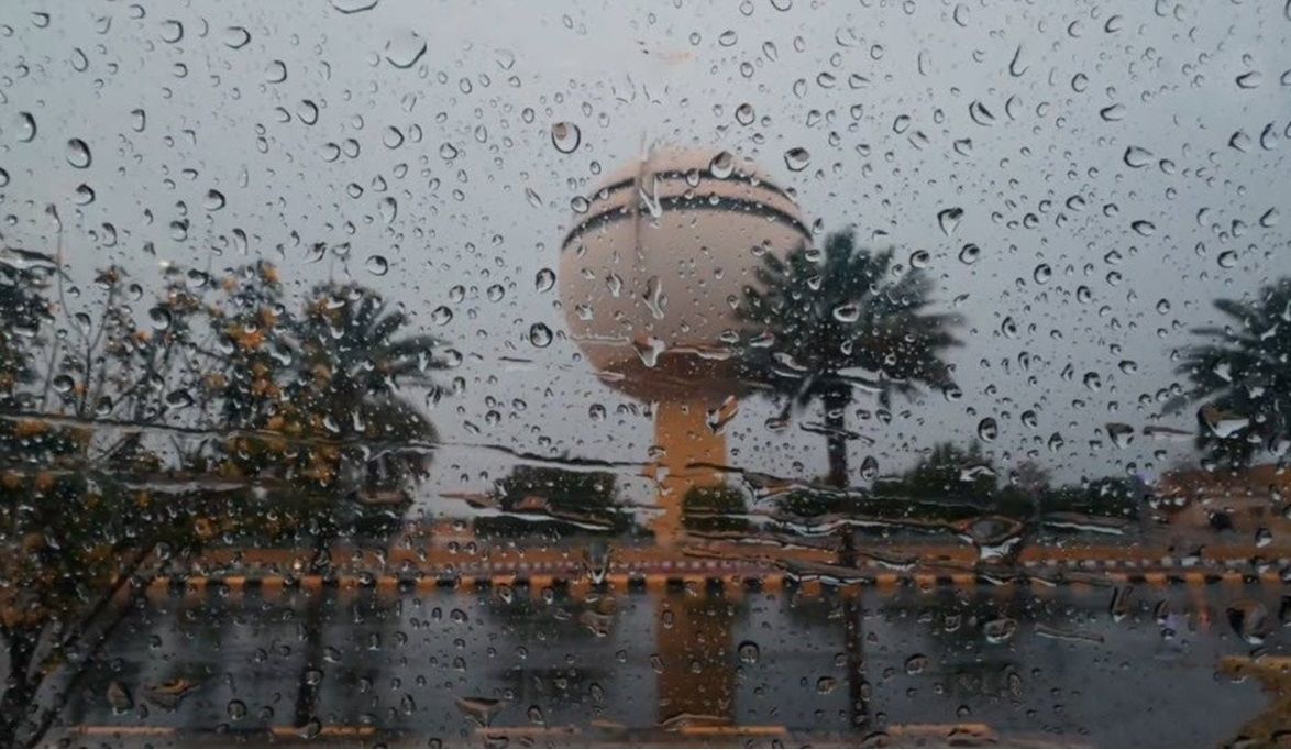 أمطار غزيرة على محافظات جدة ورابغ وخليص والكامل.. حتى الواحدة من ظهر الغد