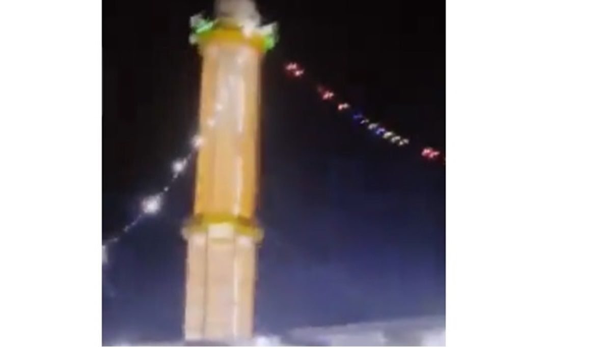 إمام مسجد عراقي يستغيث بمكبر صوت من هجوم بالسكاكين.. ماذا حدث؟