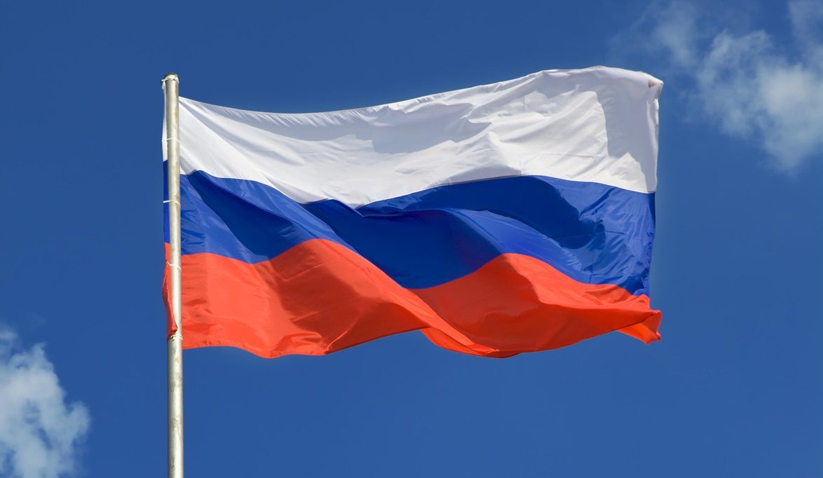 ألمانيا تحظر رفع العلم الروسي يومي 8 و9 مايو.. وموسكو ترد